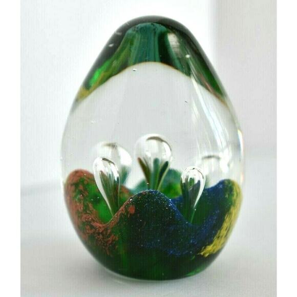 Egg Shaped Controlled Bubble Art Glass Paper Weight Green Red Crater Theme - Picture 11 of 12
